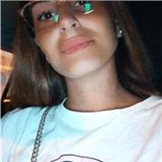 Laureata in lettere moderne impartisce lezioni e aiuto compiti a studenti di medie e superiori